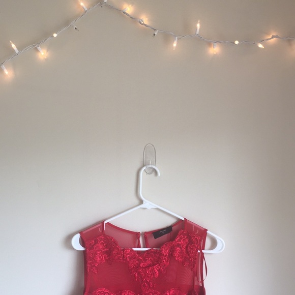 red lace formal dress - Picture 2 of 3